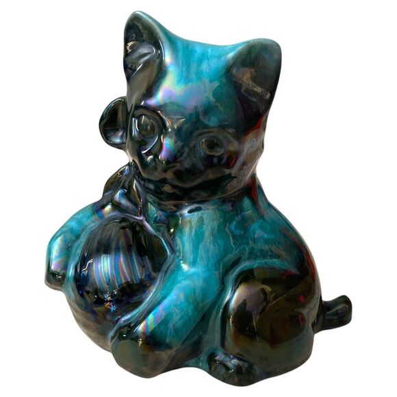 Vintage Blue Mountain Pottery Cat Kitten with Yarn Ball  Green Drip Glaze - Picture 2 of 6
